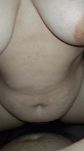 大奶妻自己骑到抖