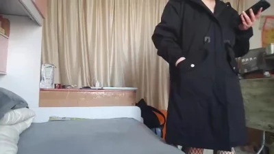 穿着情趣内衣玩肛交